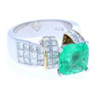 Cushion-Cut Emerald & Princess Diamond Ring 18KT