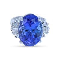 Large Oval Tanzanite & Diamond Ring 18KT