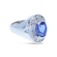 White Gold Oval Tanzanite & Diamond Ring 18KT