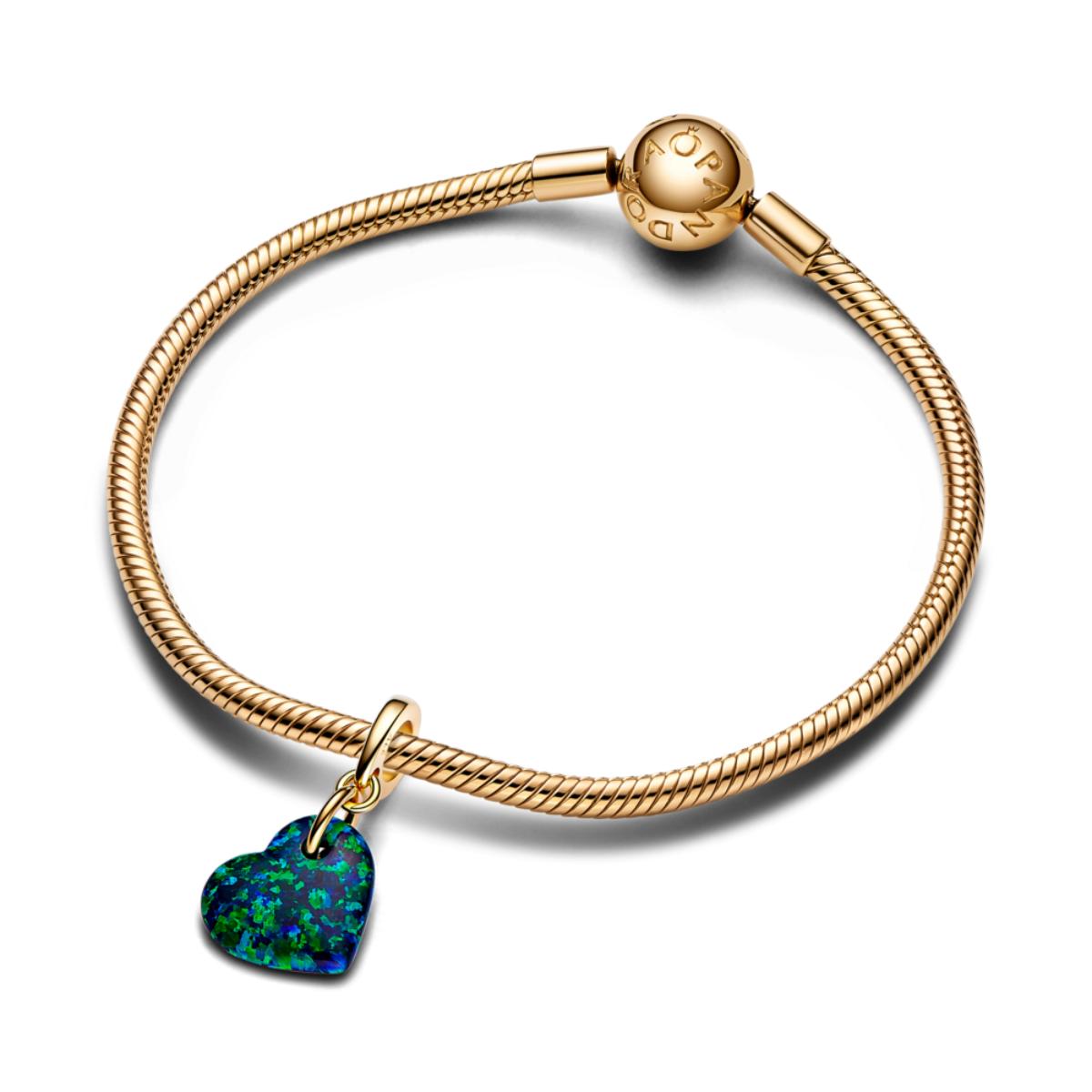 Opalescent Green Heart ZC03 Charm
